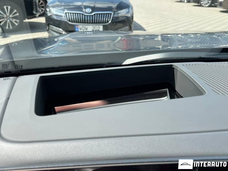 2025 BMW M5 — Miniatură 10