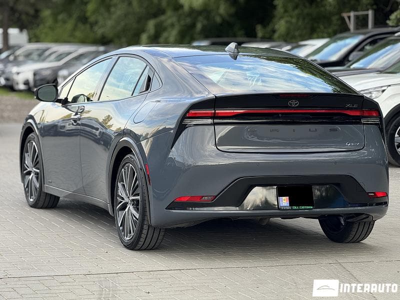2024 Toyota Prius — Miniatură 4