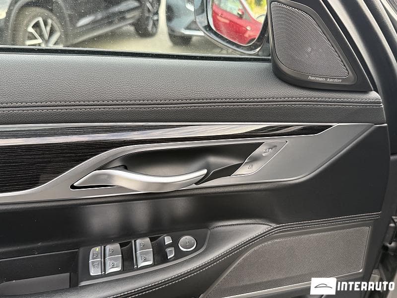 2019 BMW 740 — Miniatură 21