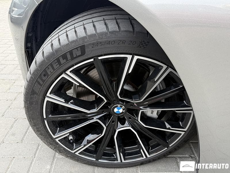 2019 BMW 740 — Miniatură 18