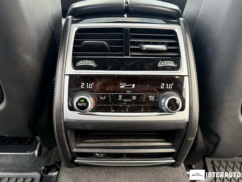 2019 BMW 740 — Miniatură 24