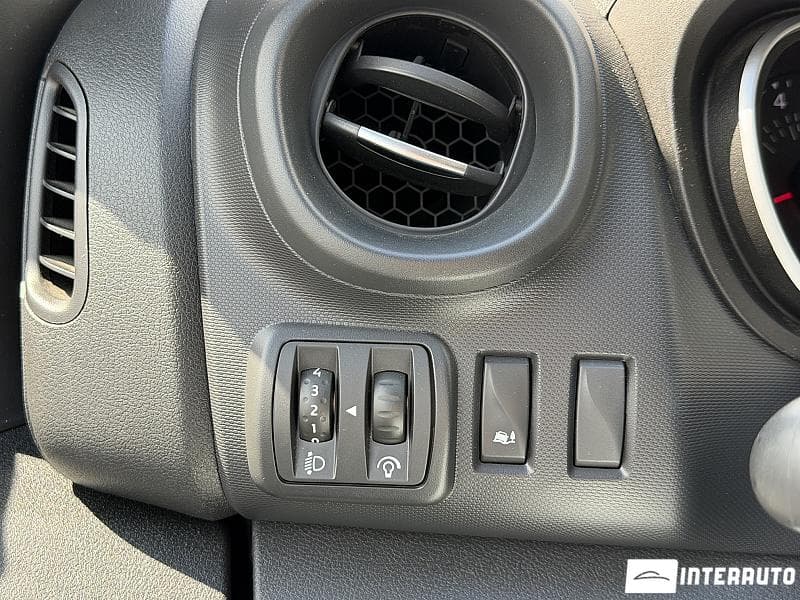 2021 Renault Trafic — Miniatură 13