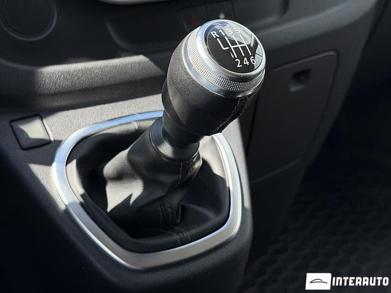 2021 Renault Trafic — Miniatură 12