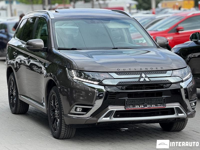 2019 Mitsubishi Outlander — Miniatură 3