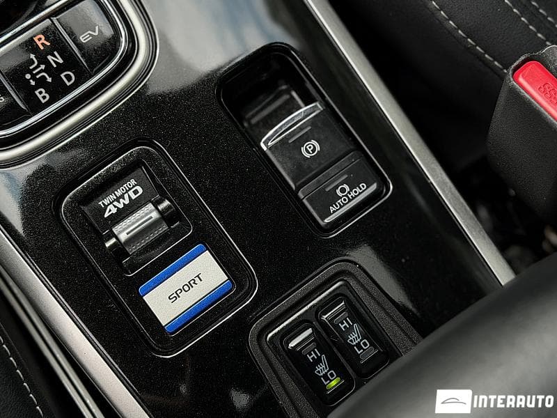 2019 Mitsubishi Outlander — Miniatură 18