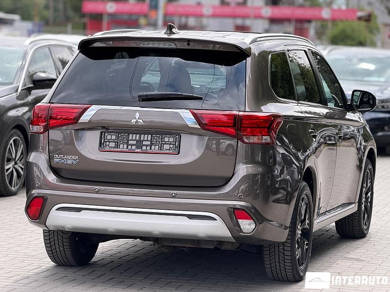 2019 Mitsubishi Outlander — Miniatură 2
