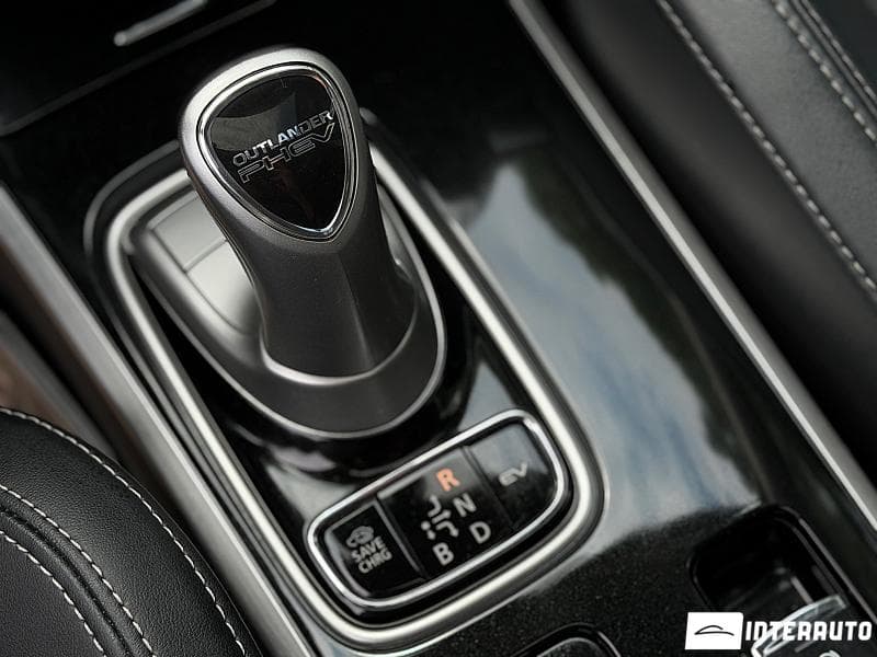 2019 Mitsubishi Outlander — Miniatură 17