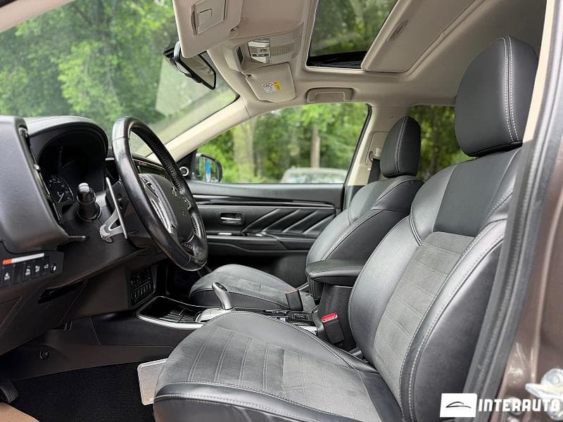 2019 Mitsubishi Outlander — Miniatură 10