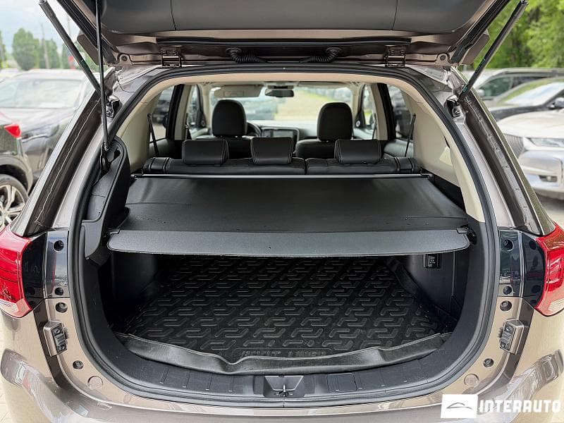 2019 Mitsubishi Outlander — Miniatură 24