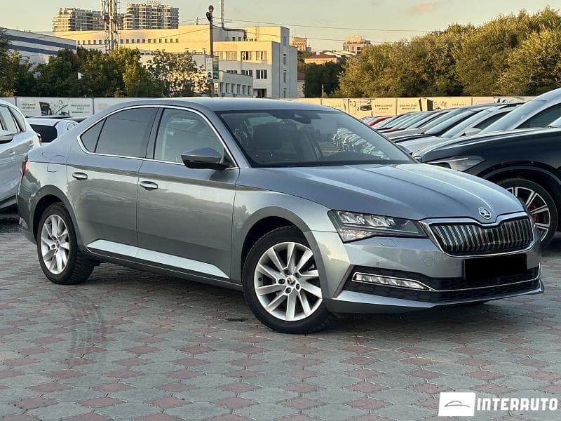 2020 Skoda Superb — Miniatură 4