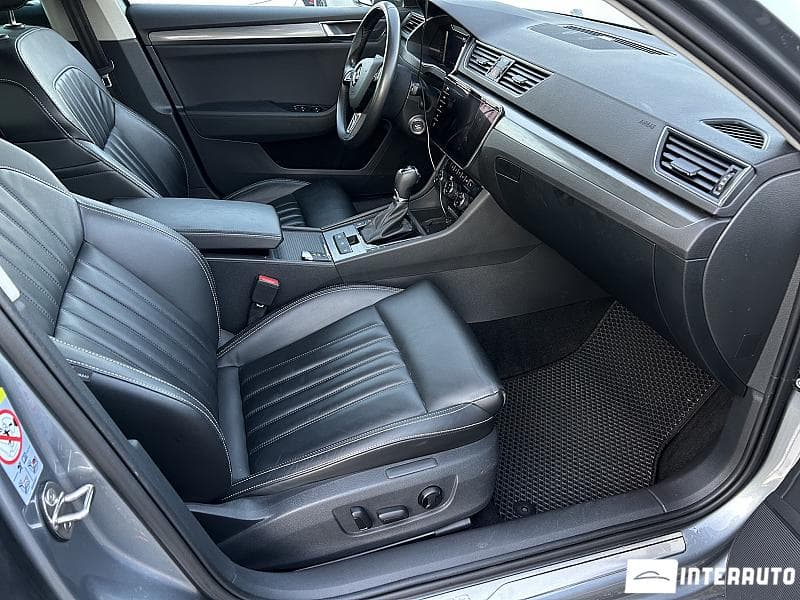 2020 Skoda Superb — Miniatură 18