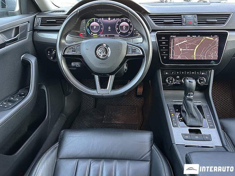 2020 Skoda Superb — Miniatură 8
