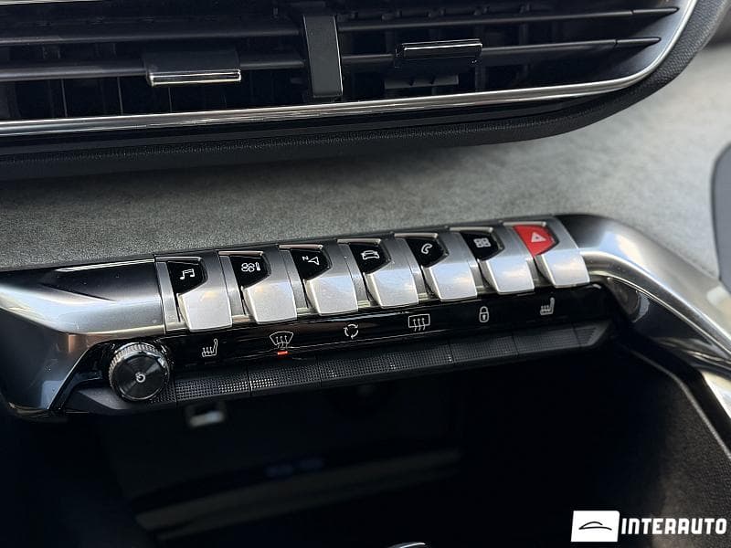 2021 Peugeot 3008 — Miniatură 18