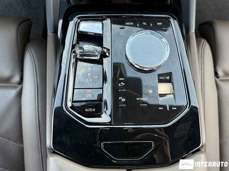 2023 BMW 520 — Miniatură 16
