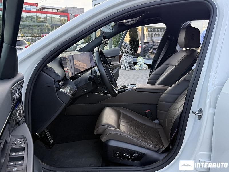 2023 BMW 520 — Miniatură 5