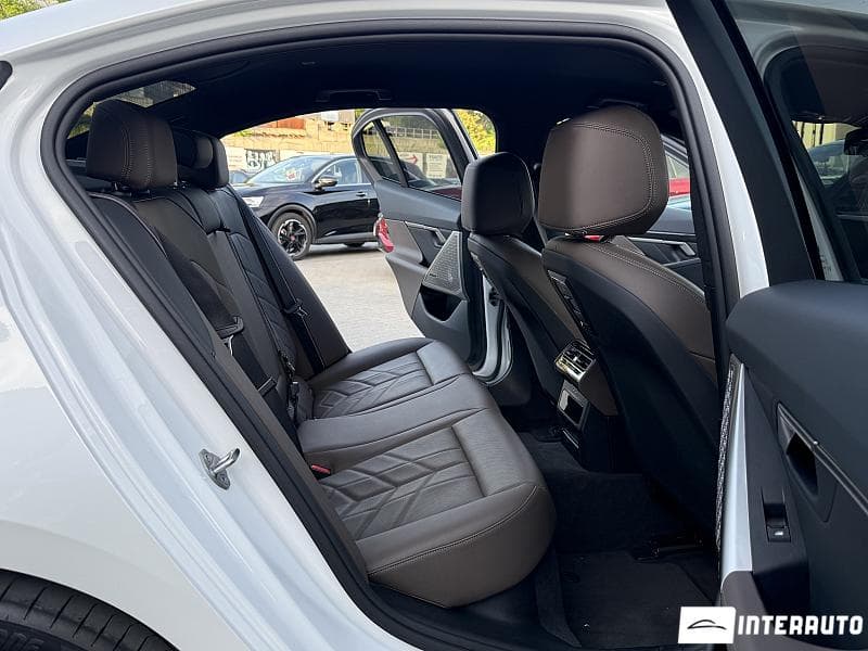 2023 BMW 520 — Miniatură 18