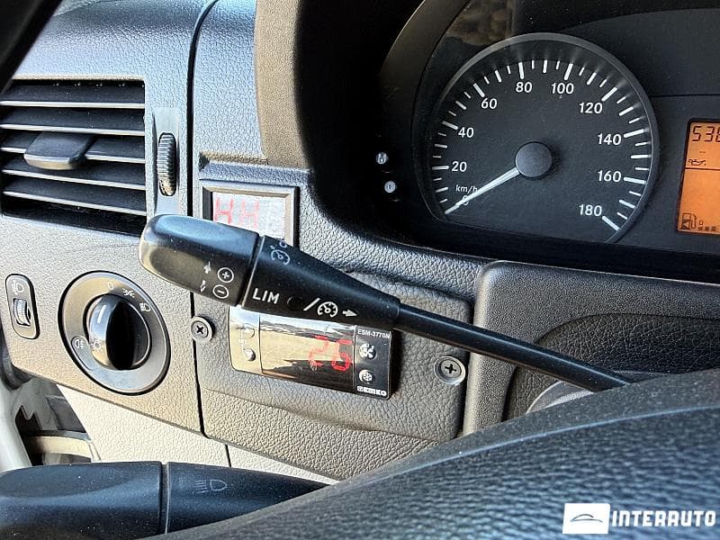 2011 Mercedes Sprinter — Miniatură 10