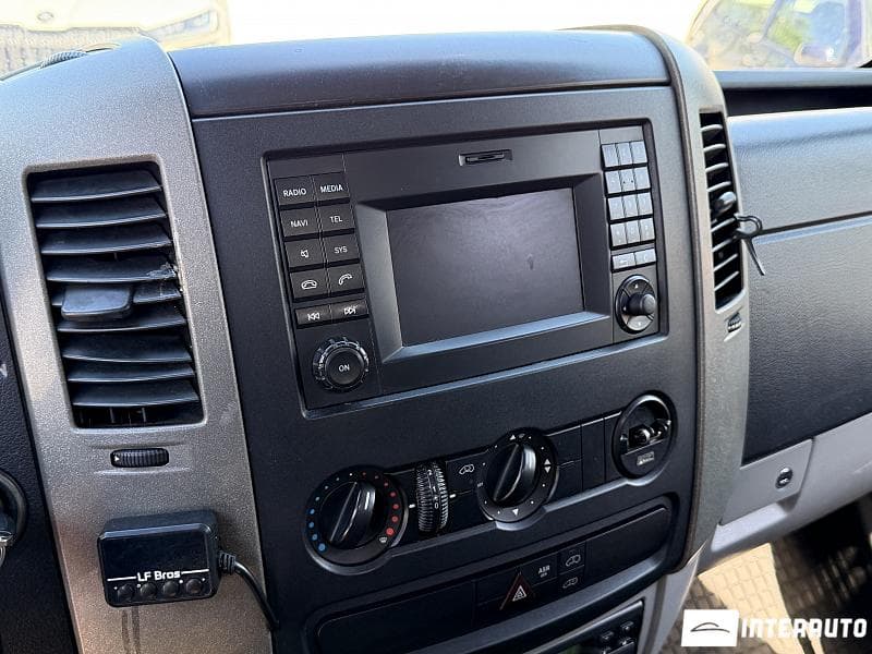 2011 Mercedes Sprinter — Miniatură 8