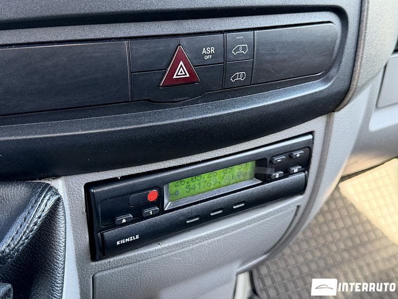 2011 Mercedes Sprinter — Miniatură 9