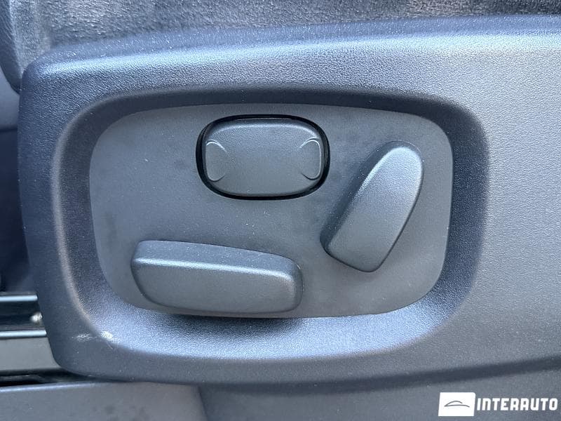 Land Rover Discovery 2011 — Миниатюра 20