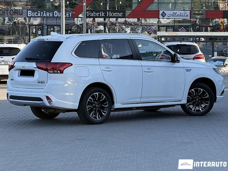 2015 Mitsubishi Outlander — Miniatură 3