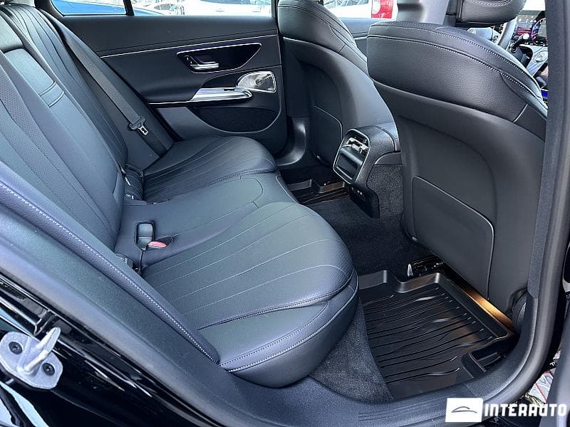 2023 Mercedes E 350 — Miniatură 21