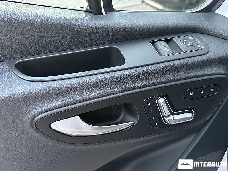Mercedes Sprinter 2018 — Миниатюра 12