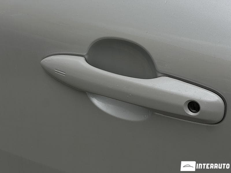 2025 Toyota Corolla Cross — Miniatură 15