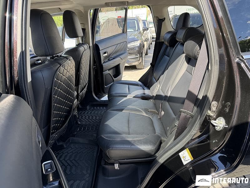 2018 Mitsubishi Outlander — Miniatură 7