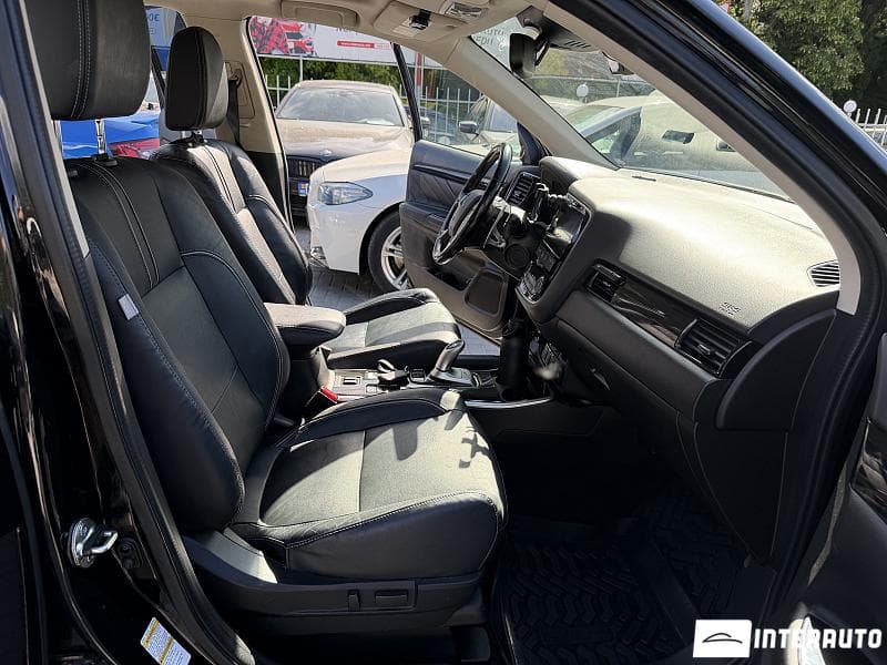 2018 Mitsubishi Outlander — Miniatură 6
