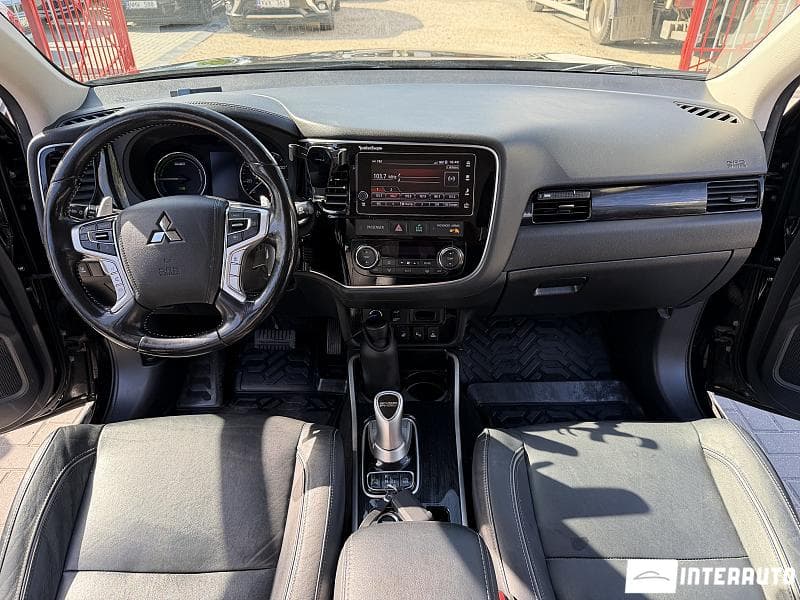 2018 Mitsubishi Outlander — Miniatură 10