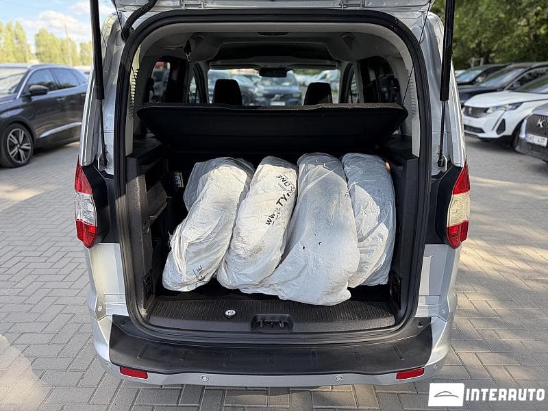 2016 Ford Tourneo Courier — Miniatură 5