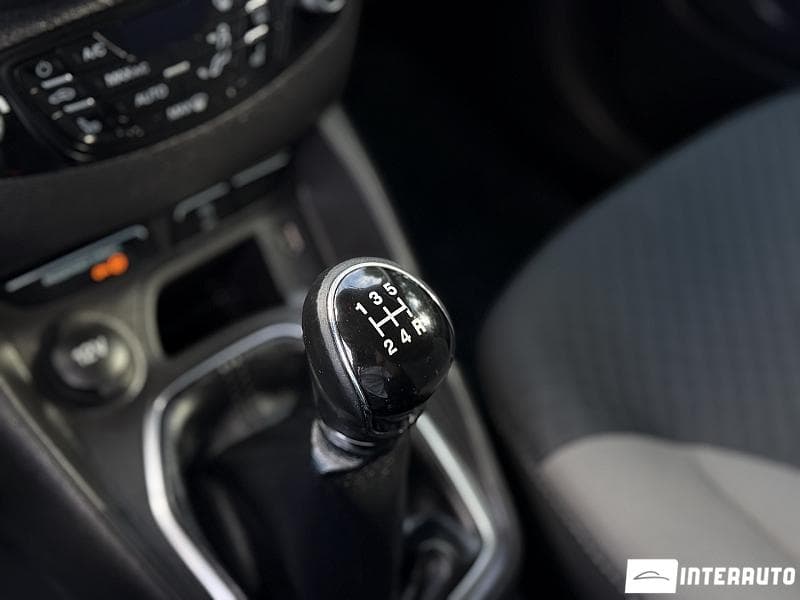 2016 Ford Tourneo Courier — Miniatură 15