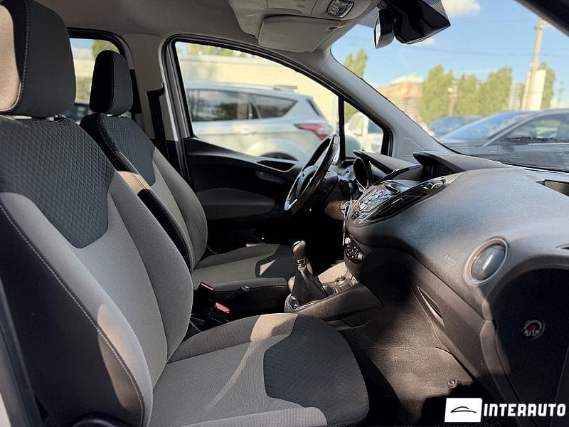2016 Ford Tourneo Courier — Miniatură 19