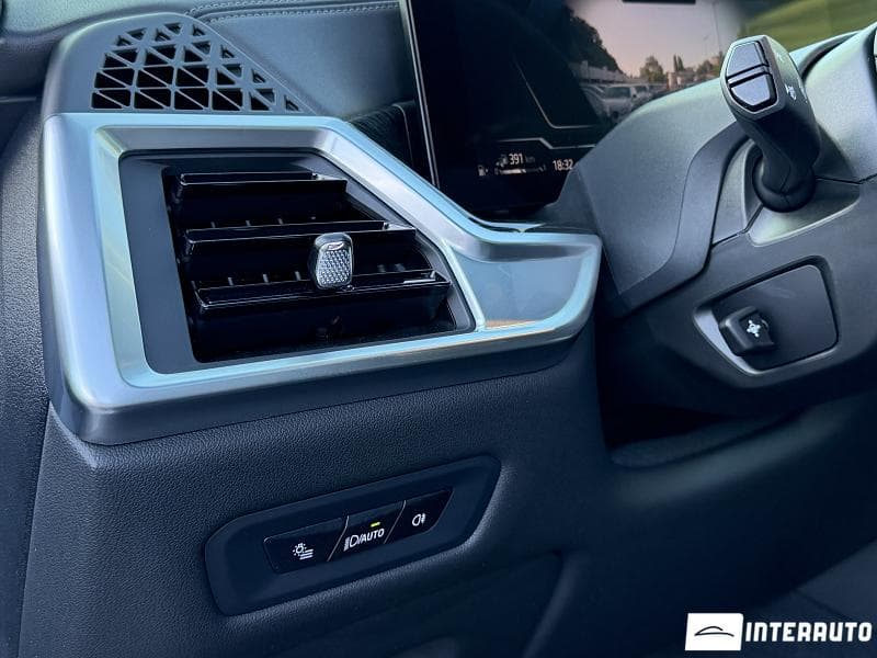 2023 BMW X5 5.0e — Miniatură 8