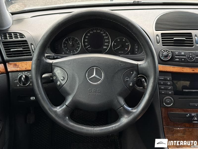 Mercedes E 270 2003 — Миниатюра 10