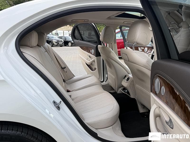 2018 Mercedes E 300 — Miniatură 14