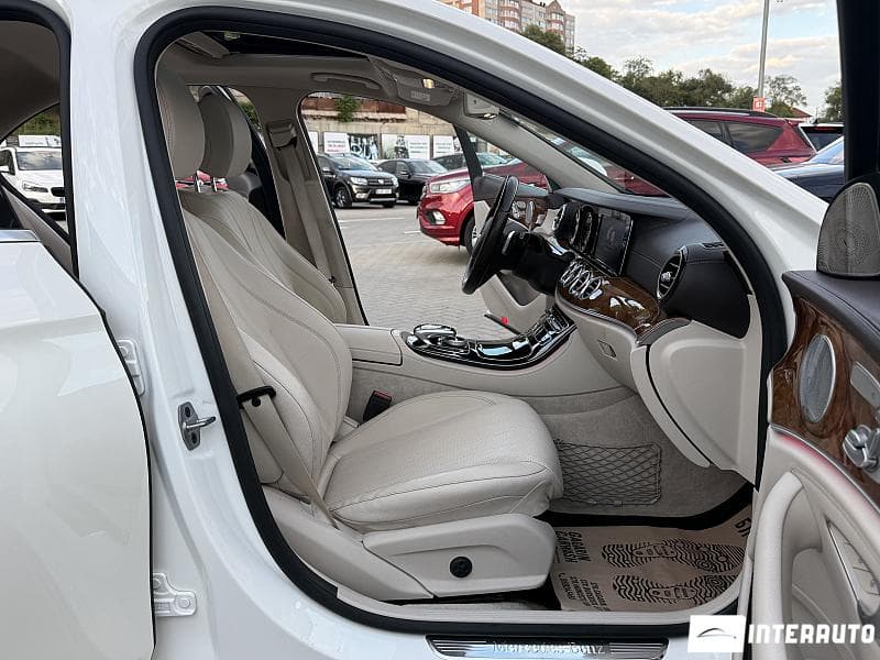2018 Mercedes E 300 — Miniatură 15