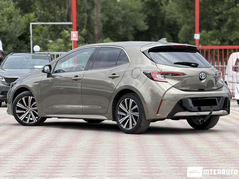 2021 Toyota Corolla — Miniatură 3