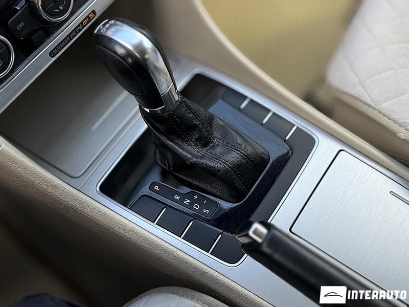 2012 Volkswagen Passat — Miniatură 12