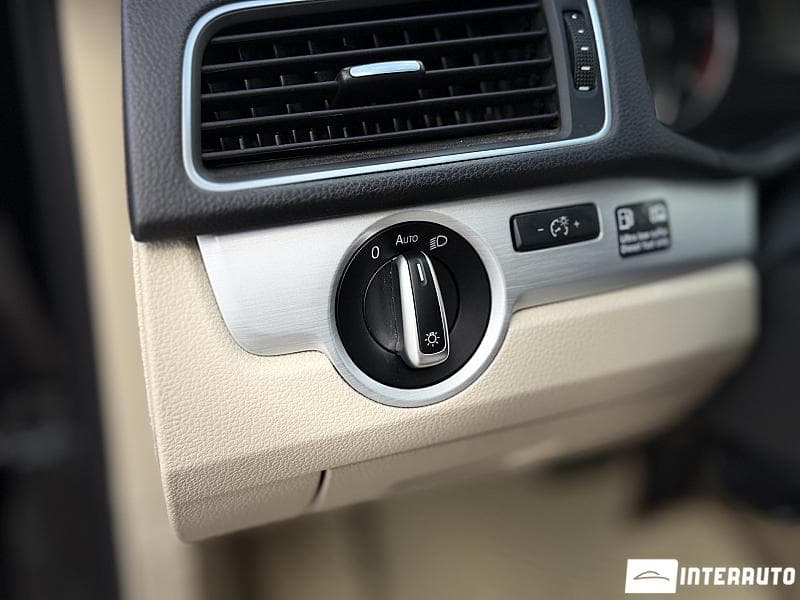 2012 Volkswagen Passat — Miniatură 8
