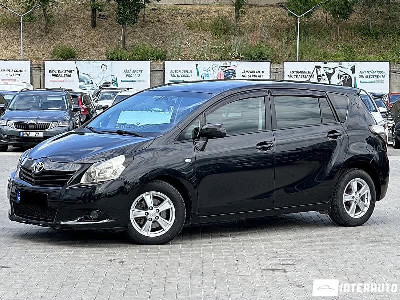 2010 Toyota Verso — Miniatură 2
