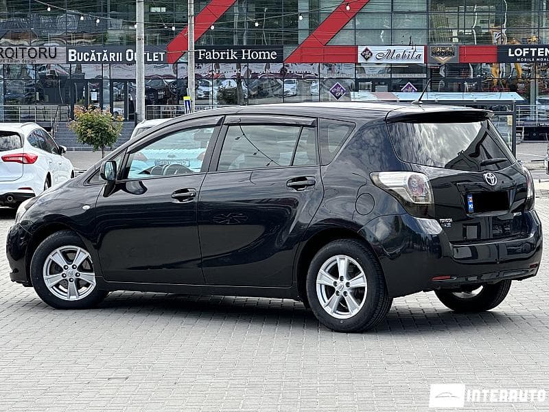 2010 Toyota Verso — Miniatură 4