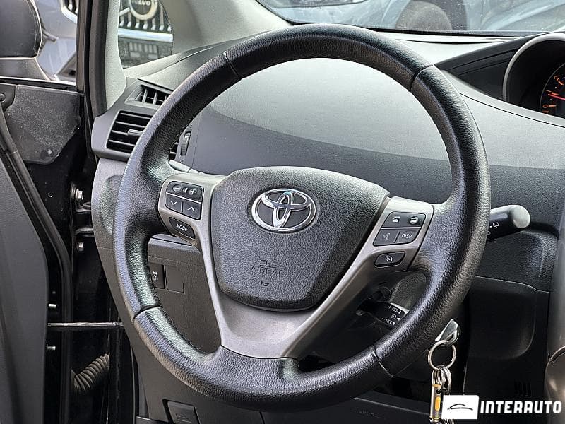2010 Toyota Verso — Miniatură 7