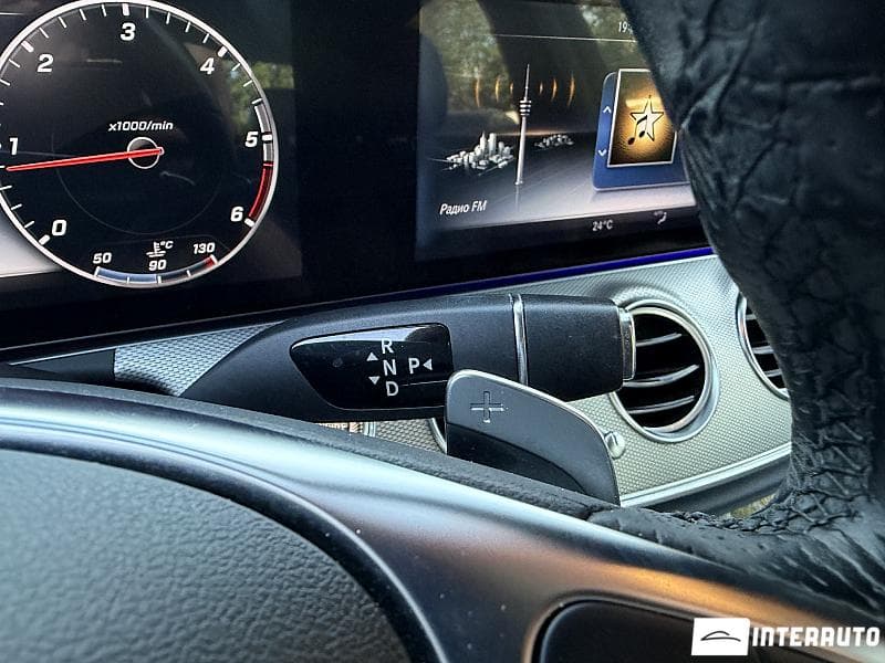 2016 Mercedes E 220 — Miniatură 15