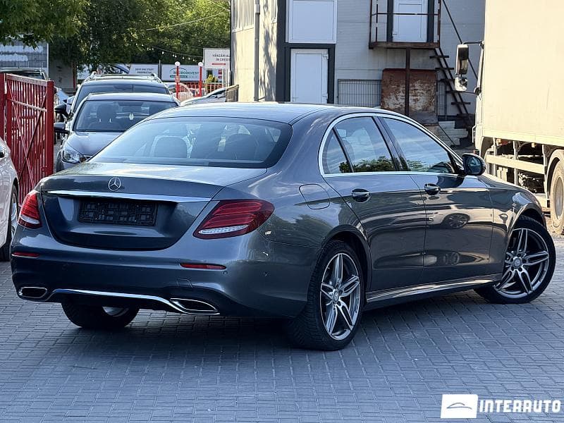 2016 Mercedes E 220 — Miniatură 3