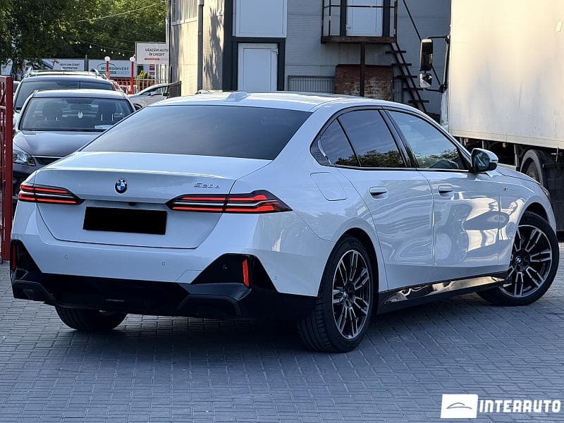 BMW 520 2023 — Миниатюра 3