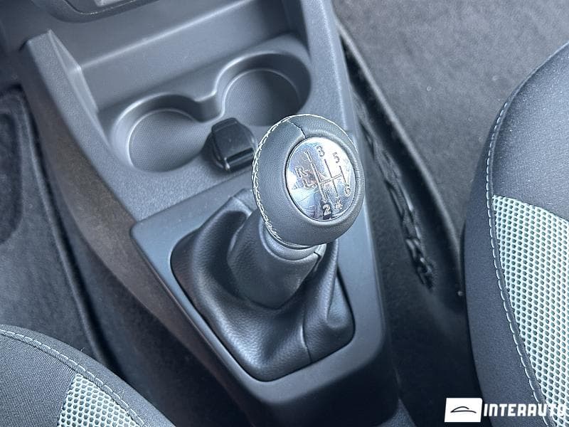 2018 Dacia Lodgy Stepway — Miniatură 11
