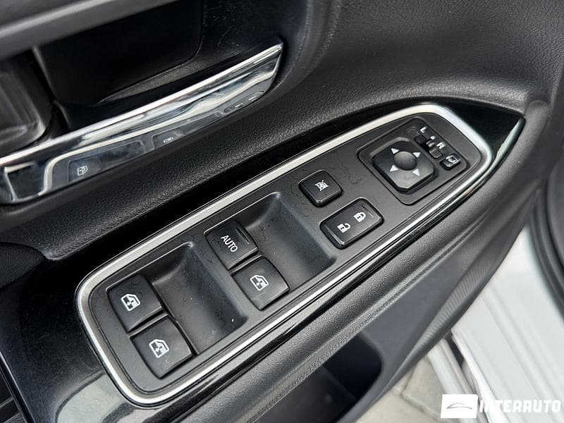 2015 Mitsubishi Outlander — Miniatură 18
