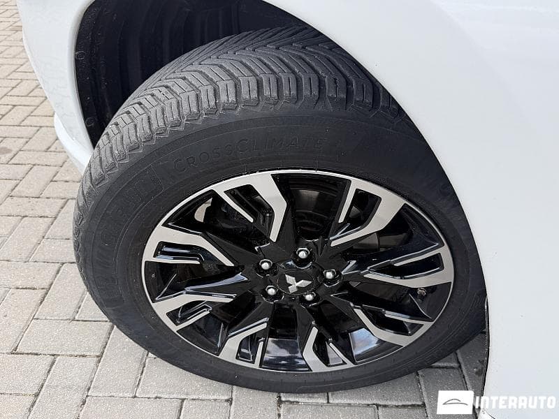 2015 Mitsubishi Outlander — Miniatură 16